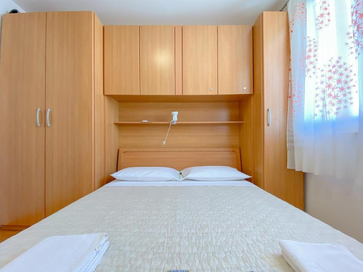 Vesna S Apartment Novigrad  Exterior photo